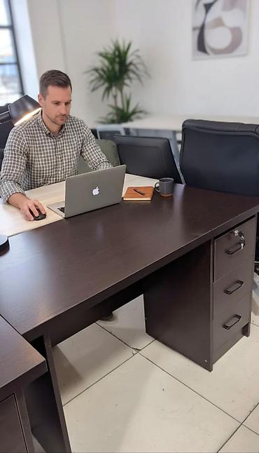 Компьютерные столы: Компьютерный стол, Новый, С полками — 7