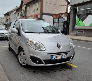 Renault: Renault Twingo – gradski hečbek, 3 vrata, srebrna boja. Karoserija i — 1