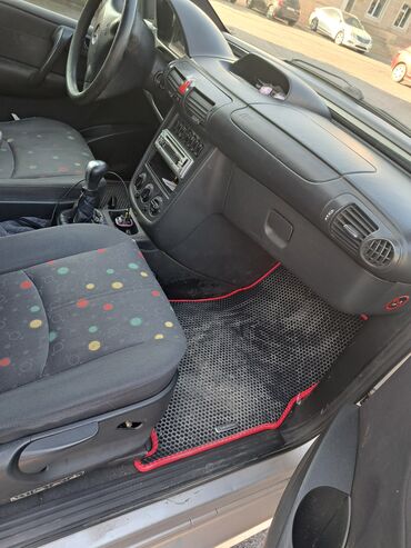 Mercedes-Benz: Mercedes-Benz Vaneo: 1.7 l | Van/Minivan — 6