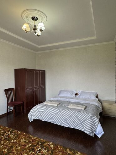 Посуточная аренда домов: 110 м², 3 комнаты, Утепленный, Теплый пол, Парковка — 9