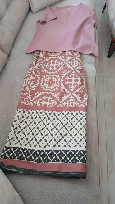 Haljine: Zara L (EU 40), bоја - Šareno, Kratkih rukava