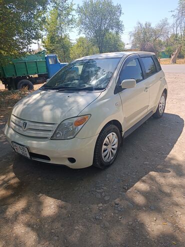 хонда црв 1: Toyota ist: 2003 г., 1.5 л, Автомат, Бензин, Хэтчбэк