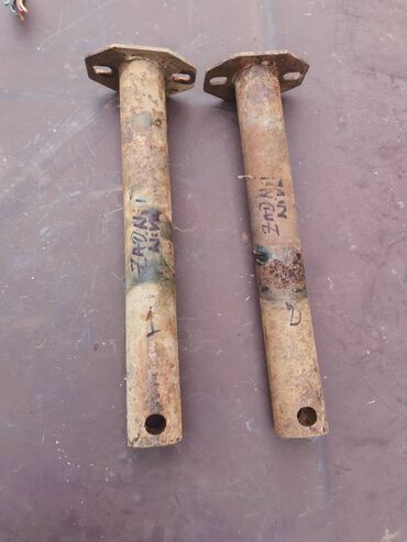 Auto delovi: Nosaci zadnjeg branika Lada 2121,21213,21214 Niva. Polovno, ocuvano — 10