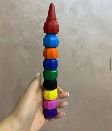 Manejlər: Uşaqlar üçün nəzərdə tutulmuş, müxtəlif rəngli karandaşlardan ibarət