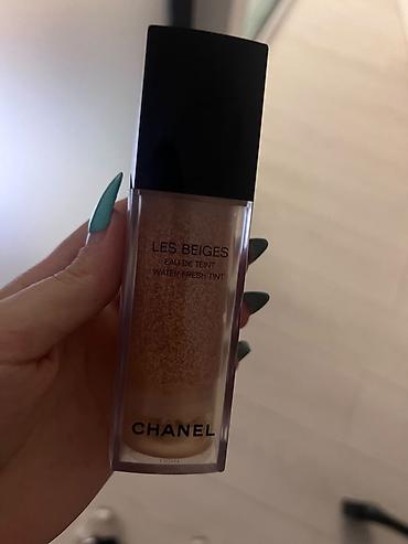 Tonal kremlər: **CHANEL Les Beiges Eau de Teint Water-Fresh Tint tonal vasitə** — 4