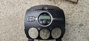 navoj: FABRICKI RADIO CD PLEJER ZA MAZDA 2 OD 2007. DO 2013. GOD. | — 1