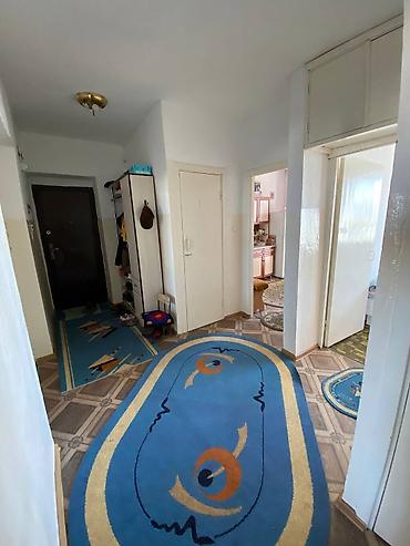 Продажа квартир: 3 комнаты, 60 м², 5 этаж — 9