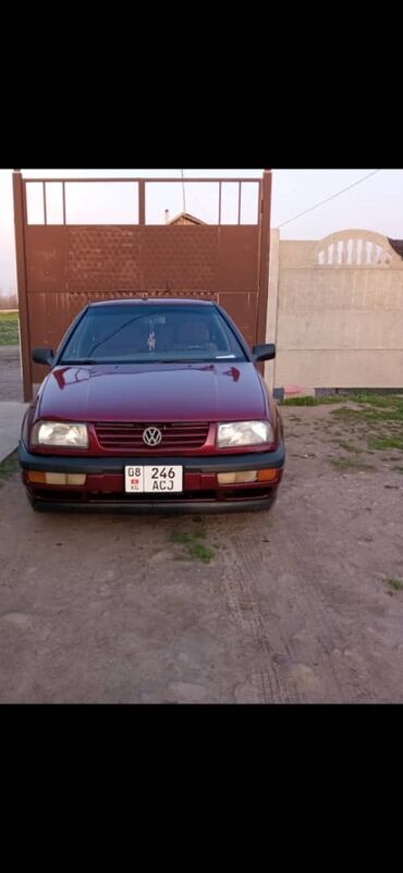 вента 1992: Volkswagen Vento: 1992 г., 1.8 л, Механика, Газ