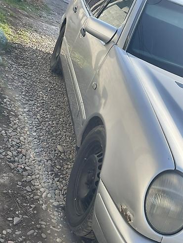 Другие автомобили: Продается Мерседес Лупарик чистый Старый завоз не путайт Год 1995 — 3