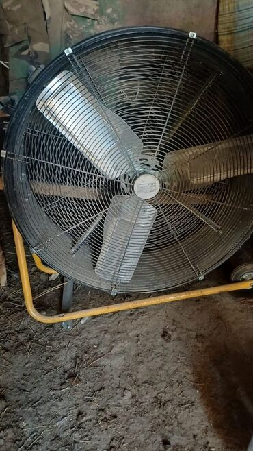 aoc монитор: Промышленный напольный вентилятор большого диаметра на мобильной раме