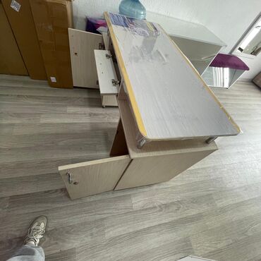 Письменные столы: Письменный стол, Б/у — 7