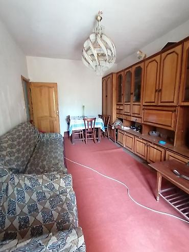 güneşli: Y. Günəşli qəs. 4 otaqlı Leninqrad layihə,hündür 1ci mərtəbədə işıqlı — 4