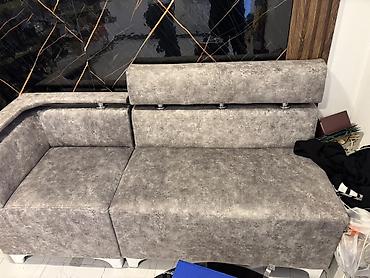 Divanlar: Müasir üçyerlik divan - Rəng və material: Beton-effektli boz rəngdə — 2
