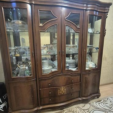 Оборудование для магазинов: Стеклянная витрина-шкаф, Б/у, Самовывоз — 2