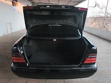 Mercedes-Benz: Mercedes-Benz E 240: 2.4 l | 1998 il Sedan — 8