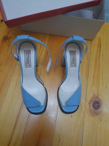 gun eynəyi: Merlin Shoes qadın sandaleti - Rəng: açıq mavi (baby blue) - Model — 1