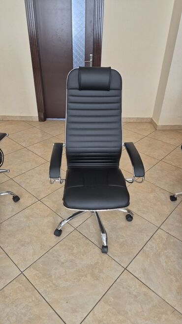 Sifarişlə ofis dəst mebeli: Mebel istehsalı və quraşdırma xidməti - Ofis masaları: İki rəngli — 122