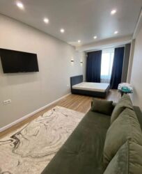 квартира сутчный бишкек: 2 бөлмө, Душ кабинасы, Жаздык, жууркан-төшөк каптары, Кондиционер