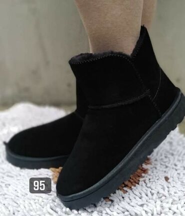 puma mayze cizme: Ugg mini čizme, bоја - Crna, 38