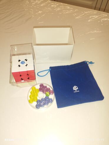 магнитный игрушки: Кубик Рубик оригинальный от фирмы Gan 354 M v2 хороший не так давно