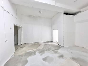 Продажа другой коммерческой недвижимости: 🔥 Срочная продажа коммерческого помещения в Бишкеке! 📍 Район Мед — 7