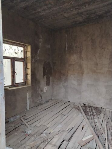 Həyət evləri və villaların satışı: 4 otaqlı, 6 kv. m, Kredit yoxdur, Təmirsiz — 9