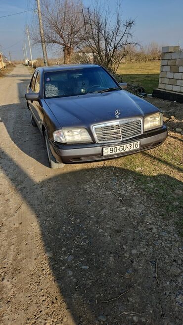 Mercedes-Benz: Mercedes-Benz 220: 2.2 l | 1996 il Sedan