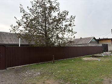 Продажа коттеджей и домов: Продается участок с домом и двором в селе Беловодское, огороженный — 2