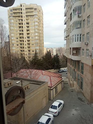 ismayıl: Bakı, 4 otaqlı, Köhnə tikili, m. Elmlər Akademiyası, 100 kv. m — 1