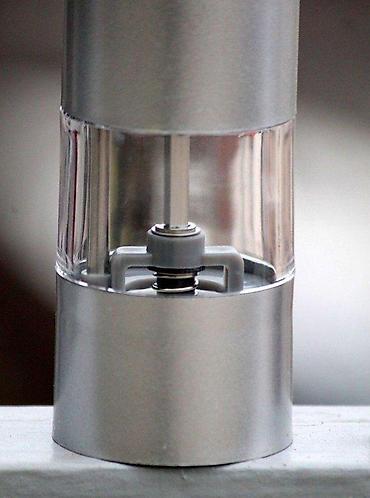 Ostala kuhinjska oprema: Mlin za biber ili so One Touch / baterije. Mlin za biber ili krupnu — 2