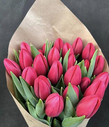 Букеты из живых цветов: Тюльпаны Оптом и в розницу - Разнообразие оттенков: жёлтые, розовые — 10