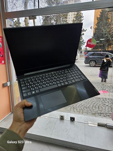 Acer: Lenovo 15.6 ", Intel Core i3, 1 TB