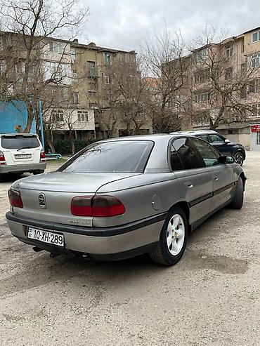 opel omega: Opel Omega: 2.5 l | 1994 il Sedan — 4