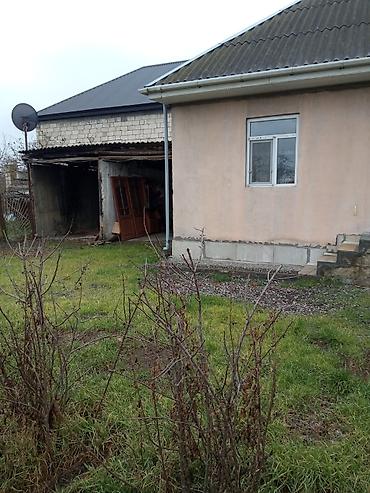 Həyət evləri və villaların satışı: 3 otaqlı, 70 kv. m, Orta təmir — 8