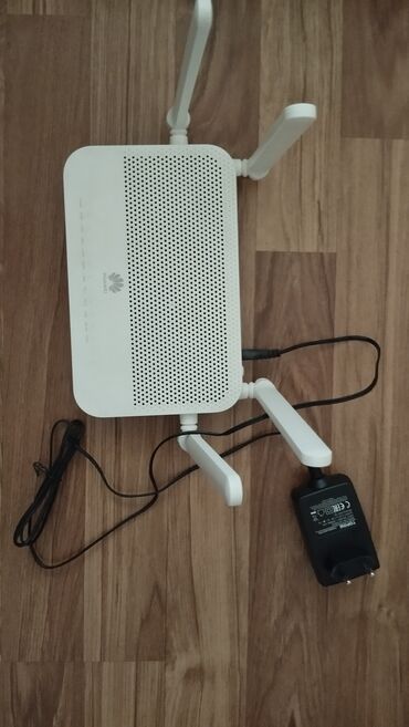 Modemlər və şəbəkə avadanlıqları: Huawei modem satılır tecili ela vəzyətdedir
