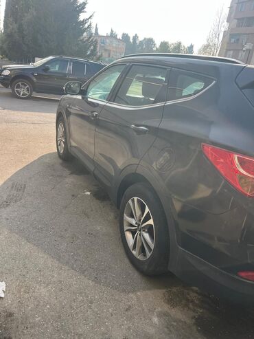 Hyundai: Hyundai ix35: 2.4 l | 2014 il Krossover — 4