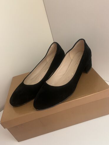 обувь женская зима: Туфли LION, 36, цвет - Черный