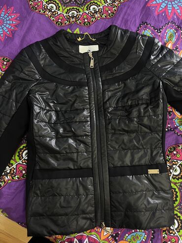 зимняя куртка женская бишкек: Пуховик, M (EU 38), L (EU 40)