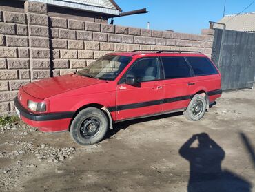 Volkswagen: Volkswagen Passat: 1990 г., 1.8 л, Механика, Бензин, Седан