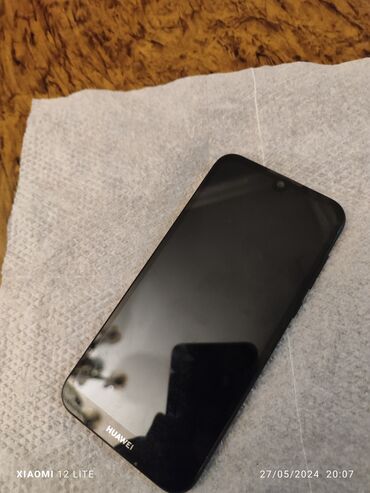 телефон fly ezzy 7: Huawei Y5, 32 ГБ, цвет - Черный, Сенсорный, Две SIM карты