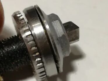 Ostali uređaji: Strugarski noz Fi 6x17 za ekscentar glave (4510) 6mm precnik, 17mm — 4