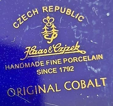 edilbay koyunu: Porseleyn ayaqlı meyvə qabı – klassik üslub,hundurluyu 15 sm,diametr — 4