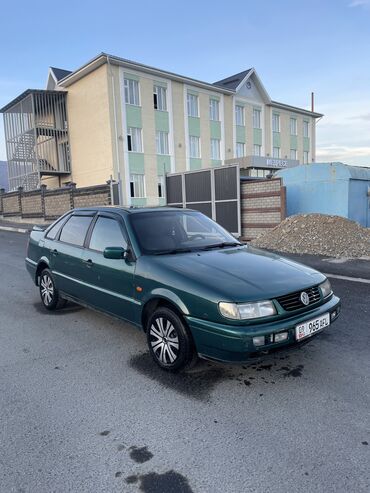 wolksvagen sharan: Volkswagen Passat: 1995 г., 1.8 л, Механика, Бензин, Седан