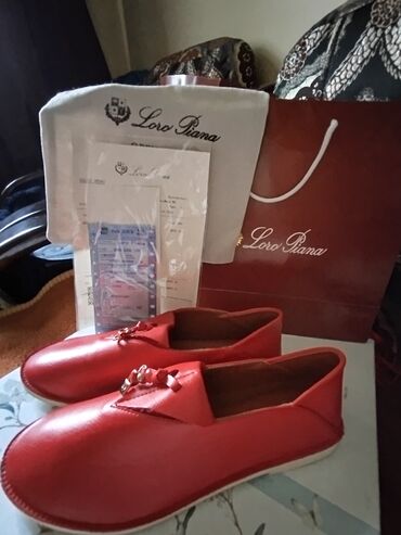 женские мокасины: Продам срочно стильную брендовую обувь "Loro Piana" 38 размер, кожа