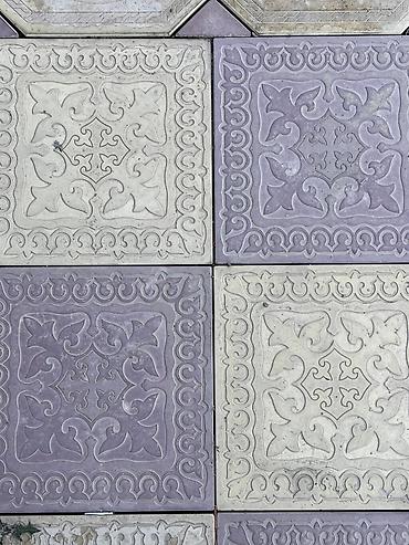 Тротуарная плитка: Евро брусчатка 
Мраморная брусчатка
Кремль
Уч-Таш
Беш-Таш
Листопад — 5