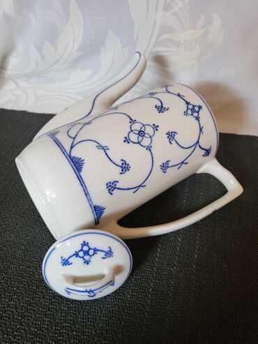 Čajnici: Nov bokal Jager Eisenberg original blue 9 god. Porcelanski na lalafo.rs — 8 Čajnici: Nov bokal Jager Eisenberg original blue 9 god. Porcelanski — 8