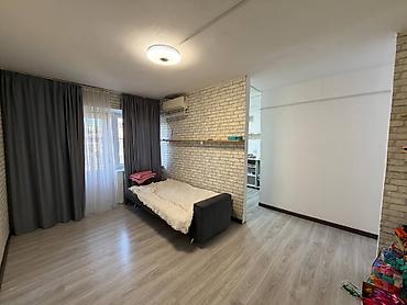 продаю квартиру империал: 1 комната, 32 м², ул. Ахунбаева / Малдыбаева Хрущевка, 4 этаж, Евроремонт — 2
