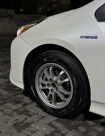 американцы: Toyota Prius: 2018 г., 1.8 л, Вариатор, Гибрид, Лифтбек — 7
