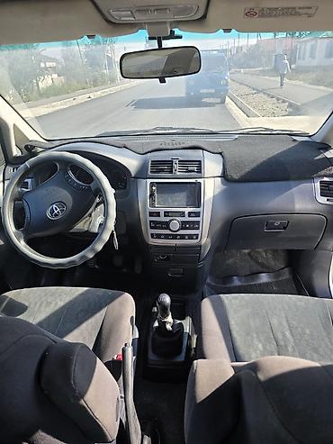 lexus rx 2009: Toyota Avensis Verso: 2004 г., 2 л, Механика, Дизель, Минивэн — 7