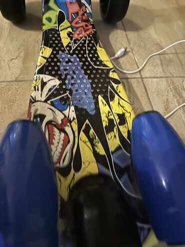 электроскутер купить в баку: Uşaq skuterı – LED işıqlı, musiqili - Rəngarəng, qraffiti dizaynlı